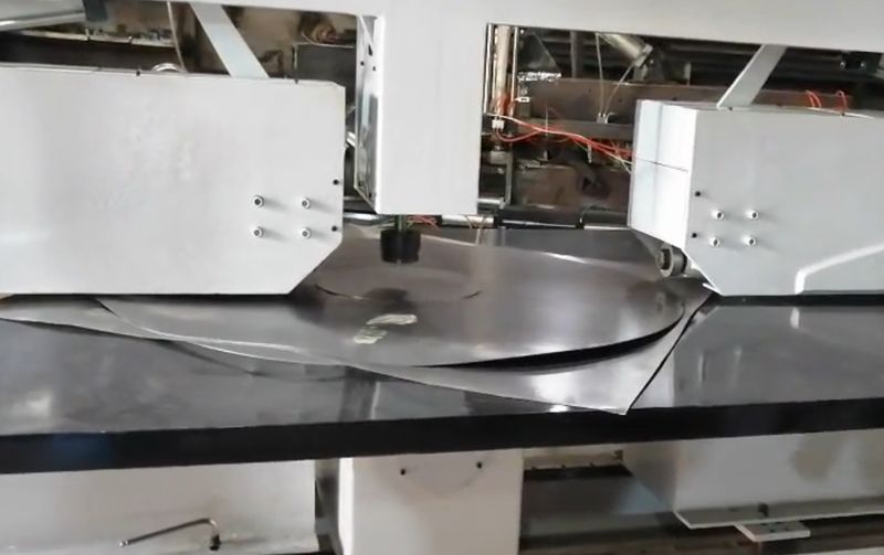 越南定制合作案例，**雙頭剪圓機(jī)